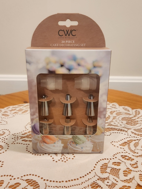 CWC Other - CWC 20 Piece Cake Decorating Set NEW IN PACKAGE